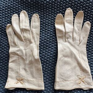 Elegant Cream Leather Gloves